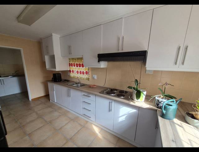 5 BEDROOM HOUSE FOR SALE IN BAYVIEW